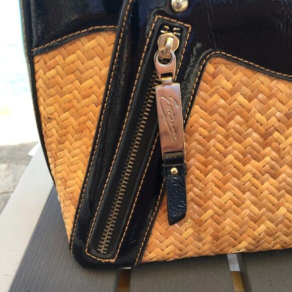 Etienne Wicker Purse HandBag Pocket Zip Shoulder bag Black Patent Leather - Picture 6 of 9